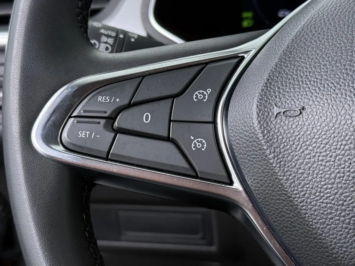E-Tech full hybrid 145 techno | Groot Navi | Parkeercamera | Climate Control |