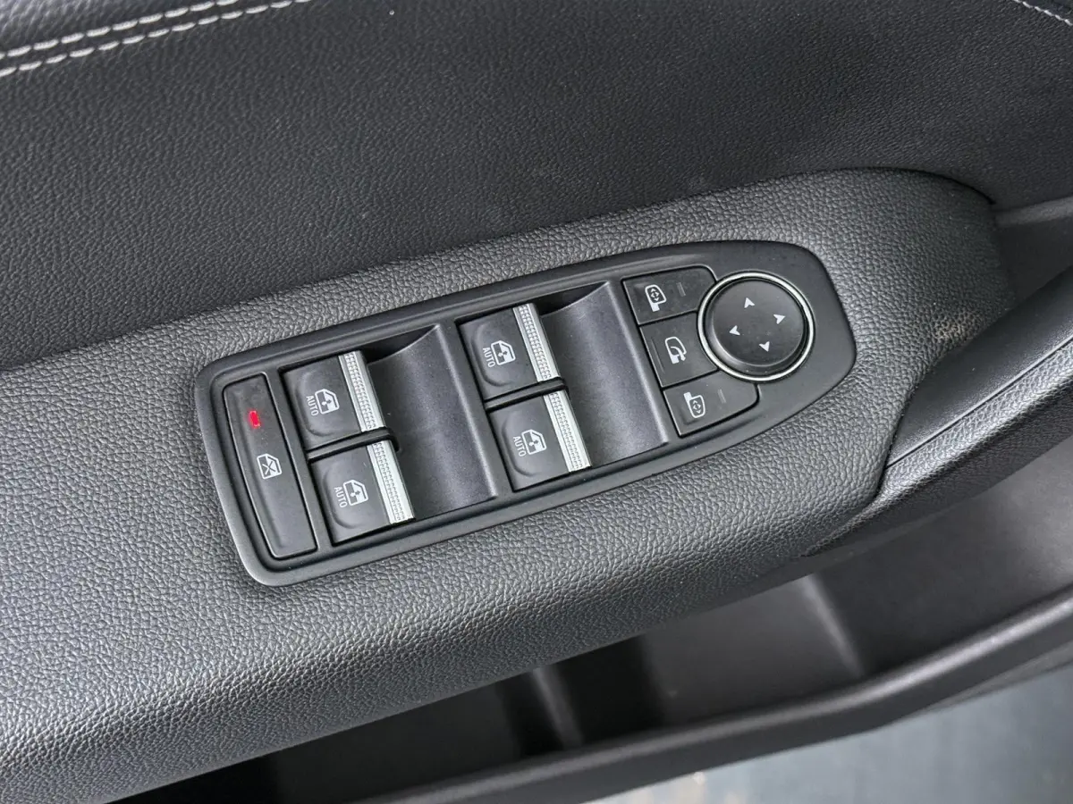 E-Tech full hybrid 145 techno | Groot Navi | Parkeercamera | Climate Control |