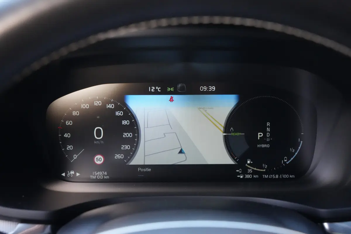 2.0 T6 Recharge AWD R-Design | 340 PK | Panoramadak | Harman Kardon | 360° camera | Trekhaak | Volvo V60 2.0 T6 Recharge AWD R-Design met 340 PK, een 2.0-liter viercilinder plug-in hybride 