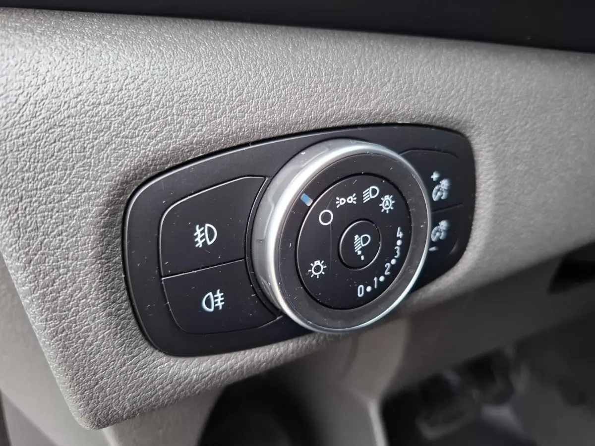 280 2.0 TDCI L2H1 Trend AIRCO / CRUISE CONTROLE / 3 ZITS / AUTOMAAT / EURO 6 / L1H1