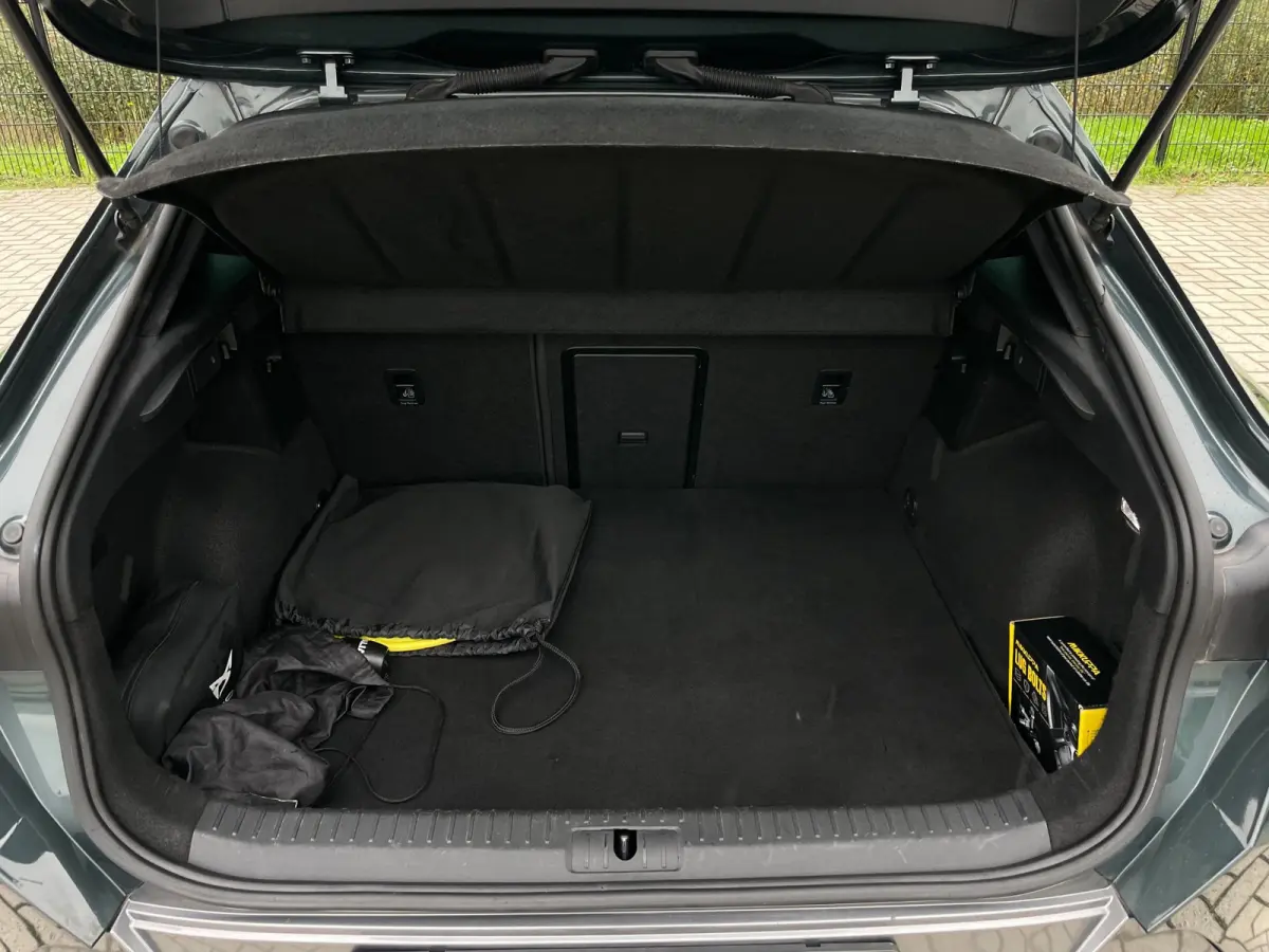 1.4 e-Hybrid Business | CarPlay | Stoel-/ stuurverwarming | Dealer onderhouden
