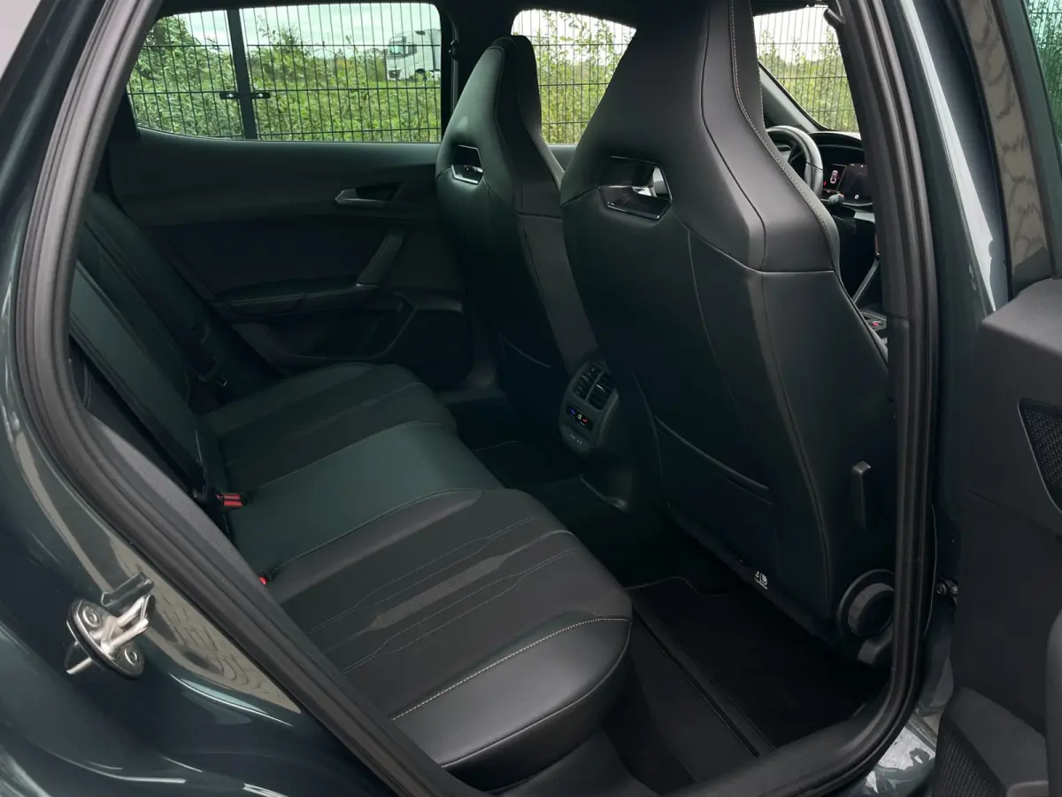 1.4 e-Hybrid Business | CarPlay | Stoel-/ stuurverwarming | Dealer onderhouden