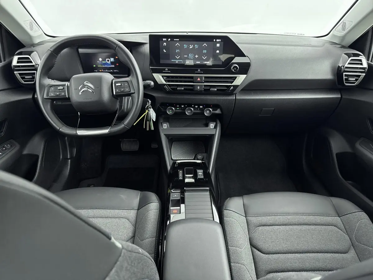 136 pk 50kWh You | 1ste eigenaar | Camera | LEER/Stof | 18"LMV | AppleCarPlay/Android | AUTOMAAT