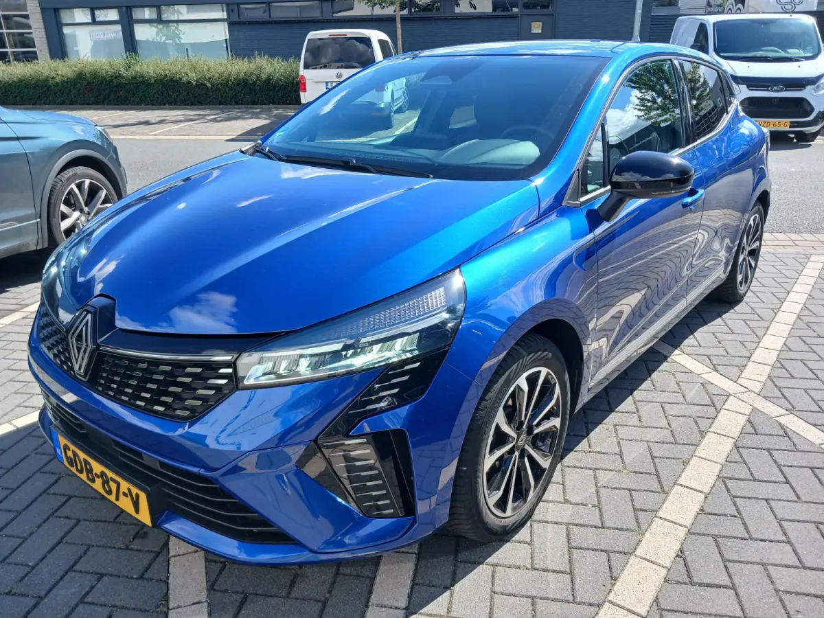 techno full hybrid E-Tech 145 | Groot Navi | Stoel- & stuurverw. |