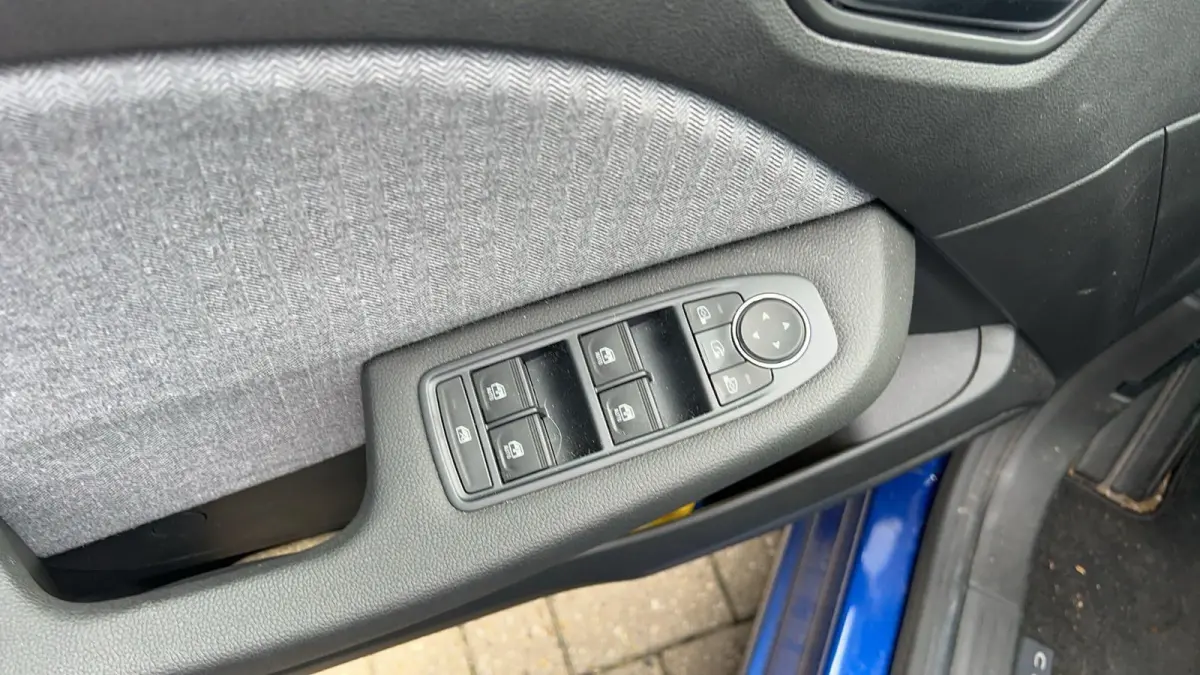 techno full hybrid E-Tech 145 | adaptieve cruise control | stoel- & stuurverw. | groot navigatie |