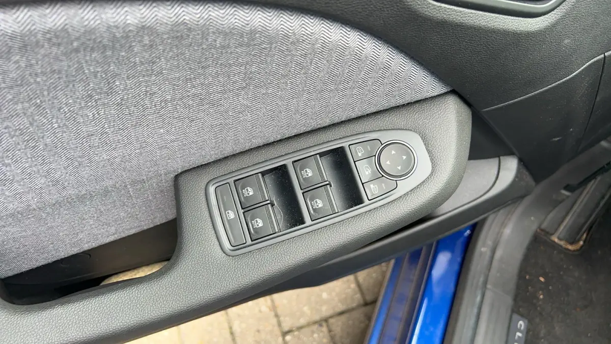 techno full hybrid E-Tech 145 | adaptieve cruise control | stoel- & stuurverw. | groot navigatie |