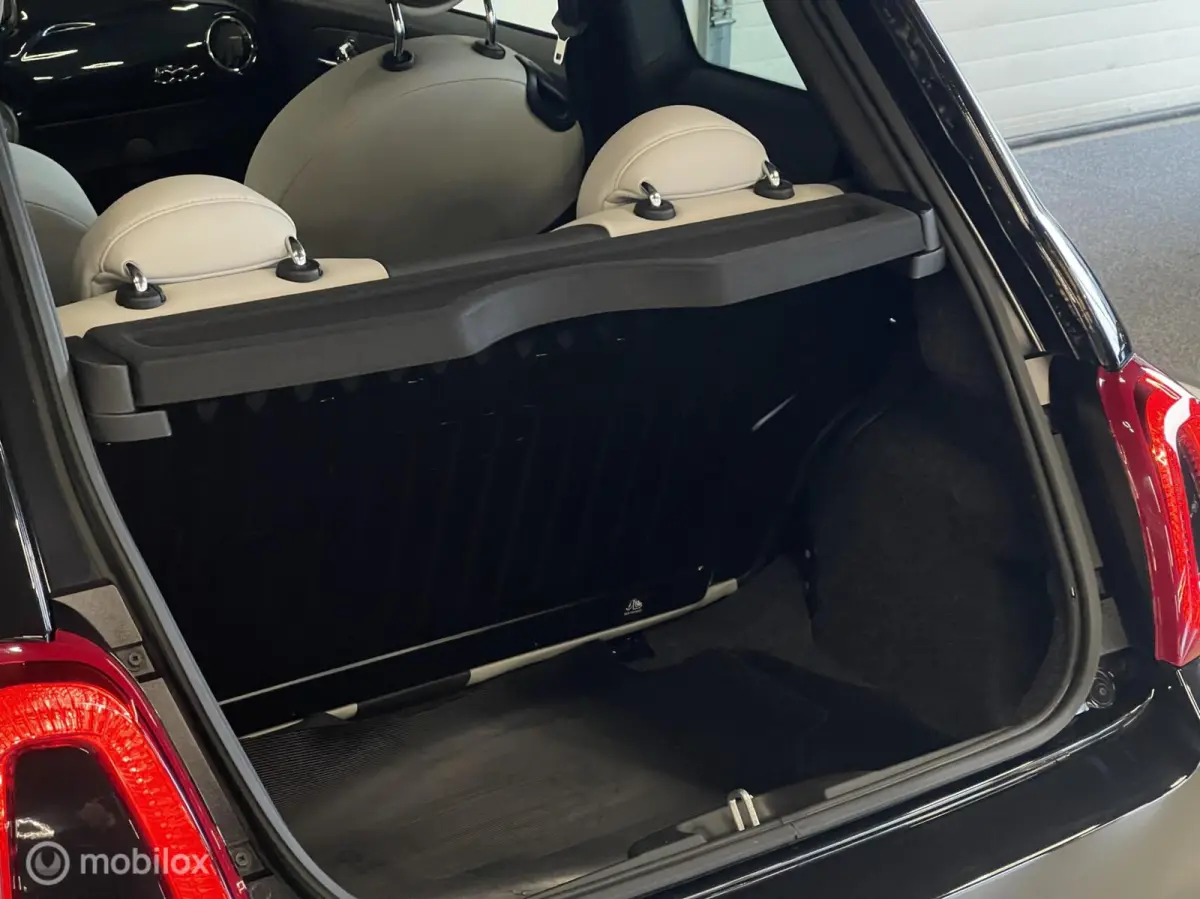 1.0 Hybrid Dolcevita | 3.056 KM | Digitaal Dashboard | Glazen Dak | 16” LM | Cruise