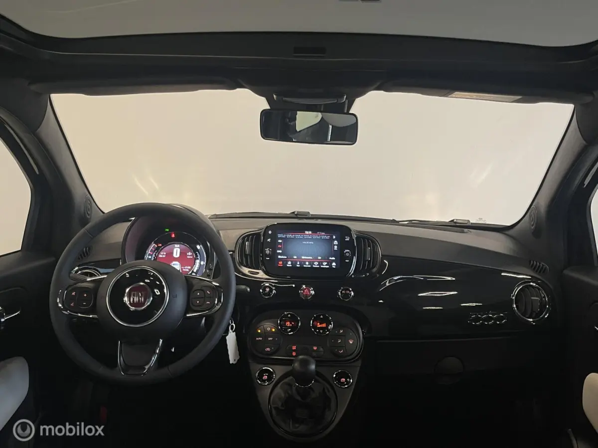 1.0 Hybrid Dolcevita | 3.056 KM | Digitaal Dashboard | Glazen Dak | 16” LM | Cruise