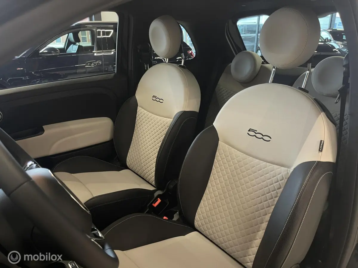 1.0 Hybrid Dolcevita | 3.056 KM | Digitaal Dashboard | Glazen Dak | 16” LM | Cruise