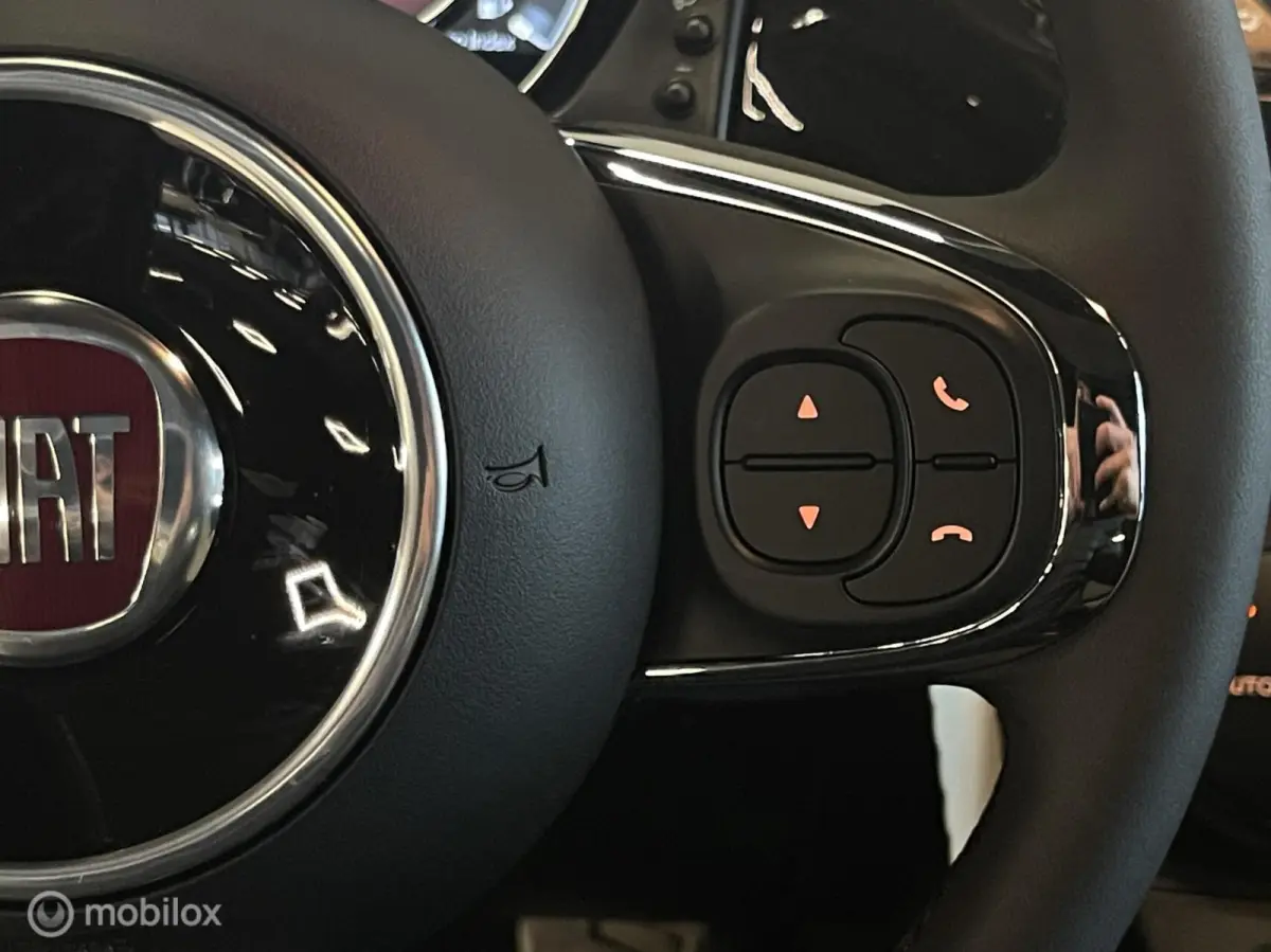 1.0 Hybrid Dolcevita | 3.056 KM | Digitaal Dashboard | Glazen Dak | 16” LM | Cruise