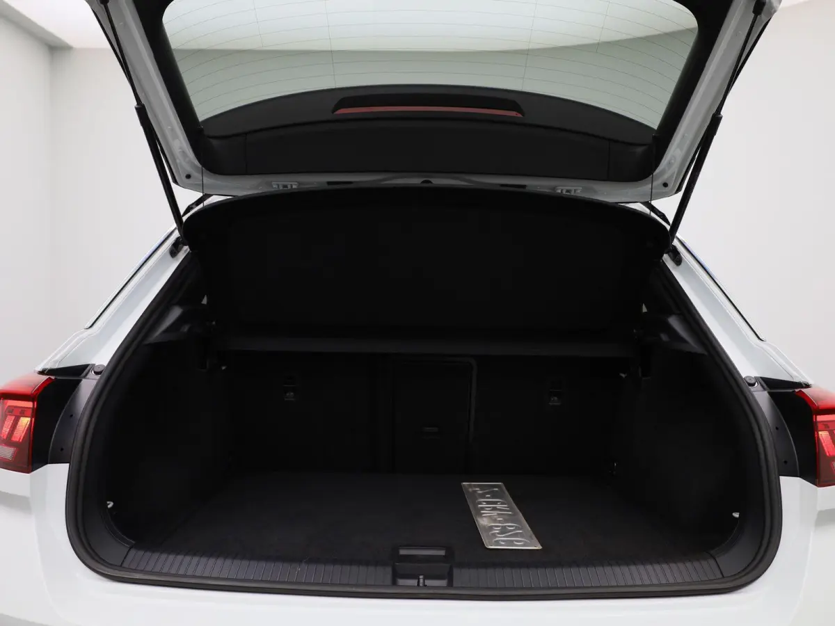 1.5 TSI R-Line | 150PK | AUTOMAAT | NAVIGATIE | CAMERA | STOELVERWARMING | CLIMATE CONTROL |