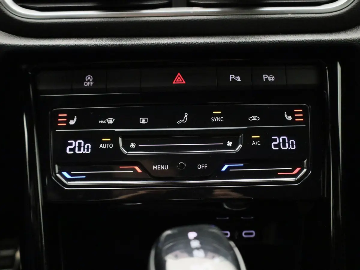 1.5 TSI R-Line | 150PK | AUTOMAAT | NAVIGATIE | CAMERA | STOELVERWARMING | CLIMATE CONTROL |