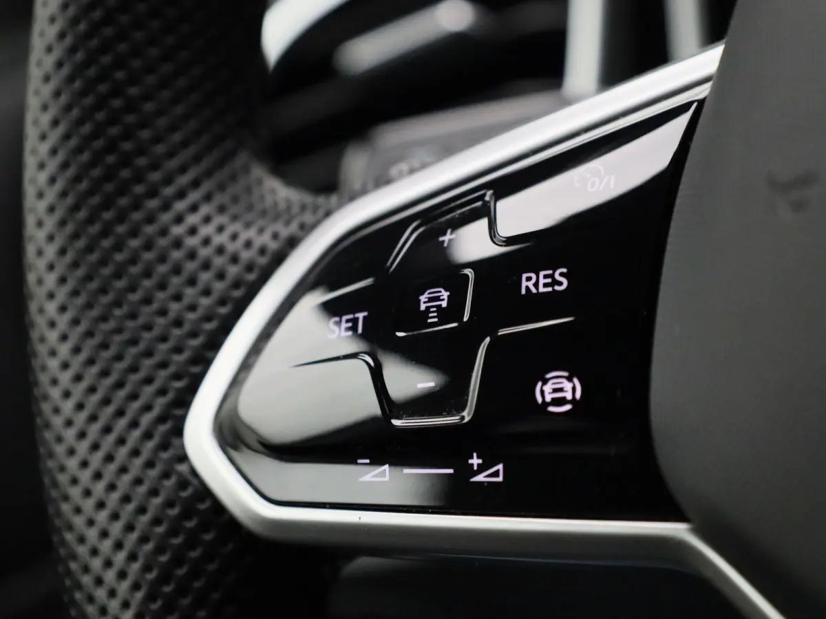 1.5 TSI R-Line | 150PK | AUTOMAAT | NAVIGATIE | CAMERA | STOELVERWARMING | CLIMATE CONTROL |