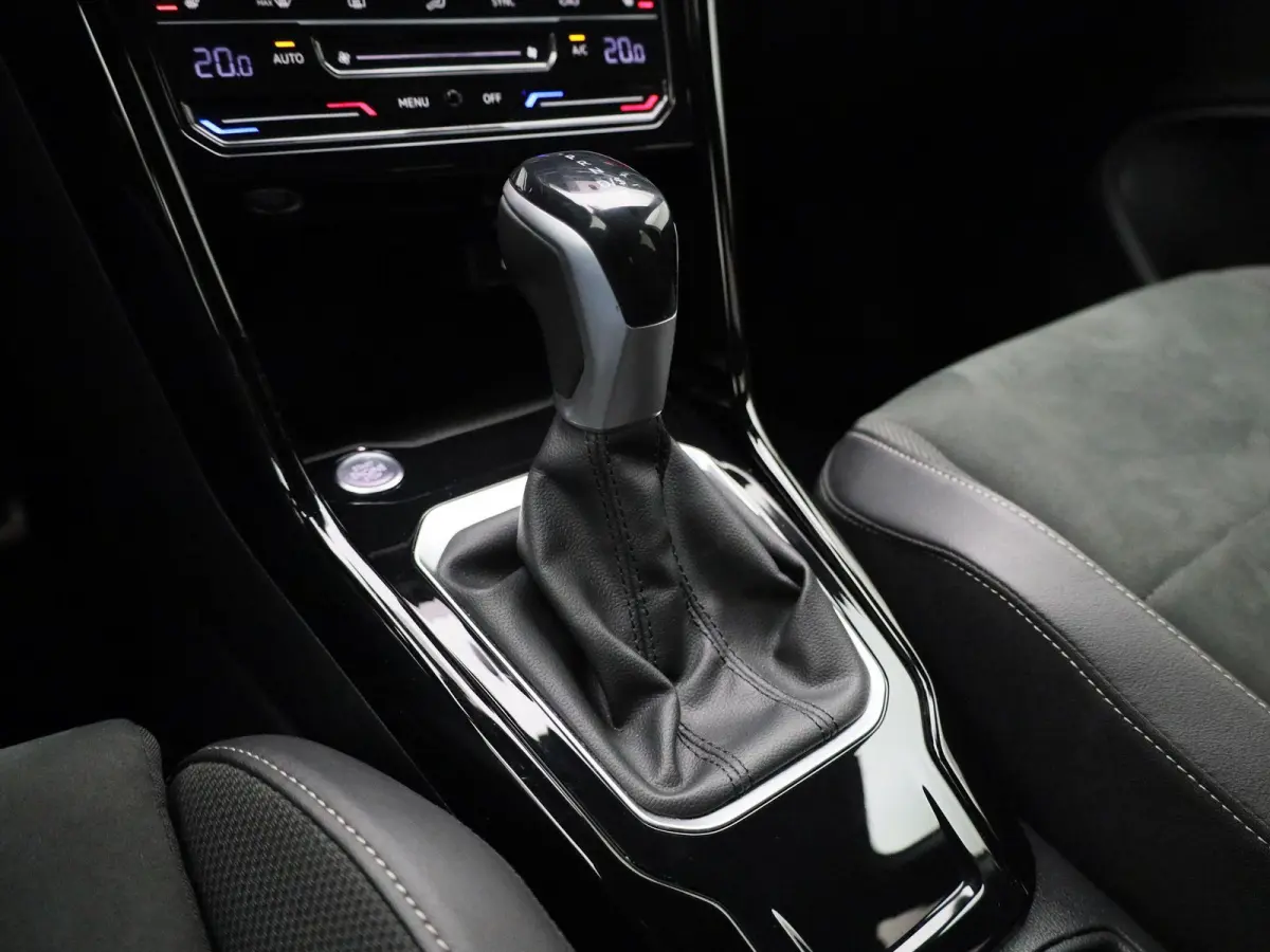 1.5 TSI R-Line | 150PK | AUTOMAAT | NAVIGATIE | CAMERA | STOELVERWARMING | CLIMATE CONTROL |
