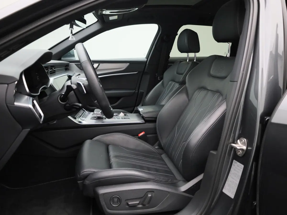 Advanced 50 TFSI e S tronic Quattro S-Line | Automaat | 300PK | 3X S-Line | Panoramadak | Trekhaak | Lederen Bekleding | Memory Seats | LED Koplampen | 19'' Lichtmetalen Velgen | Stoelverwar