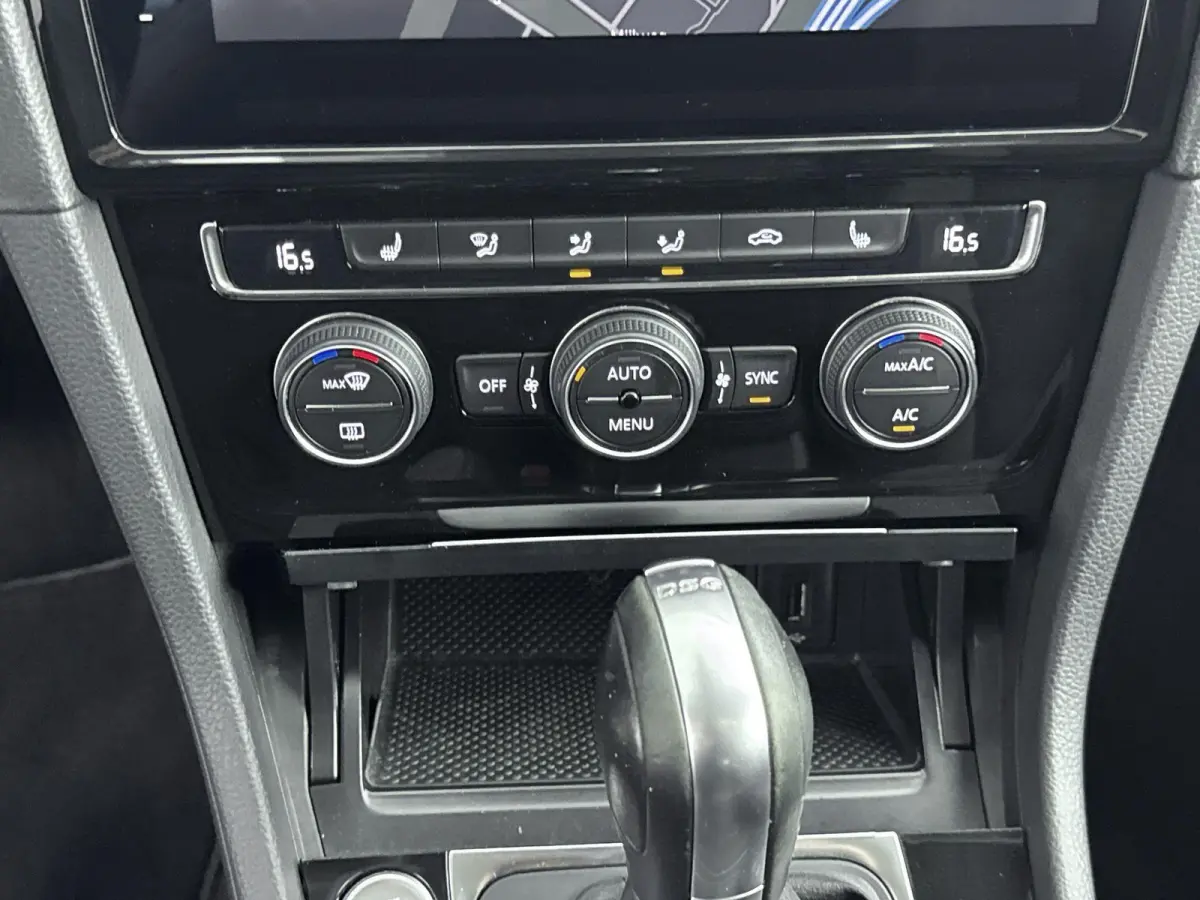 1.6 TDI Highline | CAMERA | STOELVERWARMING | PARKEERSENSOREN V+A | DODEHOEK DETECTIE | DIGITAAL DASHBOARD | CLIMATE CONTROL | LED | ERGONOMISCH STOEL | APPLE CARPLAY / ANDROID AUTO |