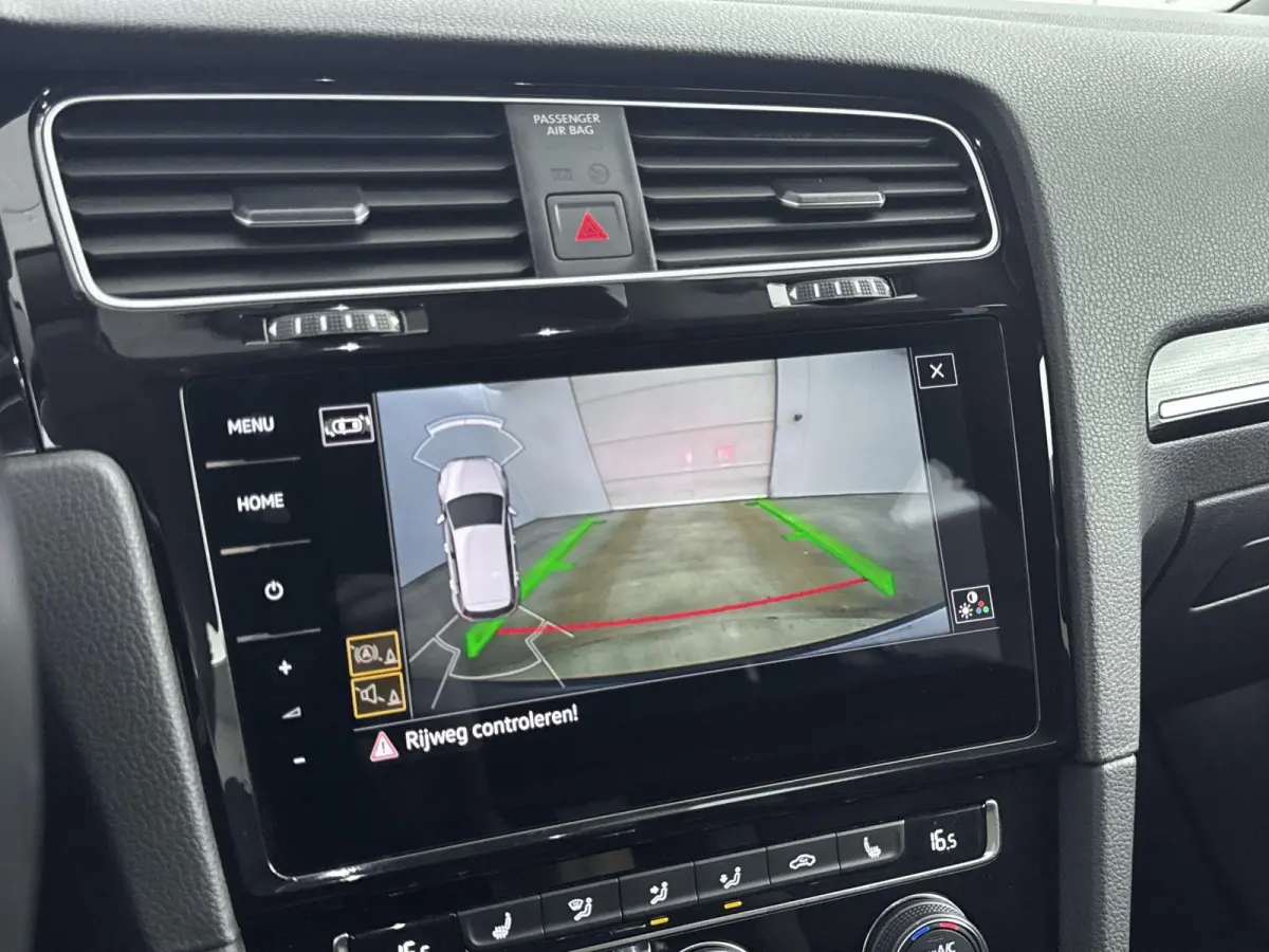 1.6 TDI Highline | CAMERA | STOELVERWARMING | PARKEERSENSOREN V+A | DODEHOEK DETECTIE | DIGITAAL DASHBOARD | CLIMATE CONTROL | LED | ERGONOMISCH STOEL | APPLE CARPLAY / ANDROID AUTO |