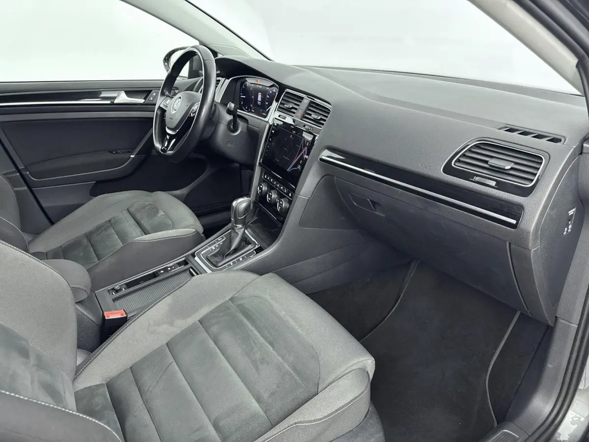1.6 TDI Highline | CAMERA | STOELVERWARMING | PARKEERSENSOREN V+A | DODEHOEK DETECTIE | DIGITAAL DASHBOARD | CLIMATE CONTROL | LED | ERGONOMISCH STOEL | APPLE CARPLAY / ANDROID AUTO |