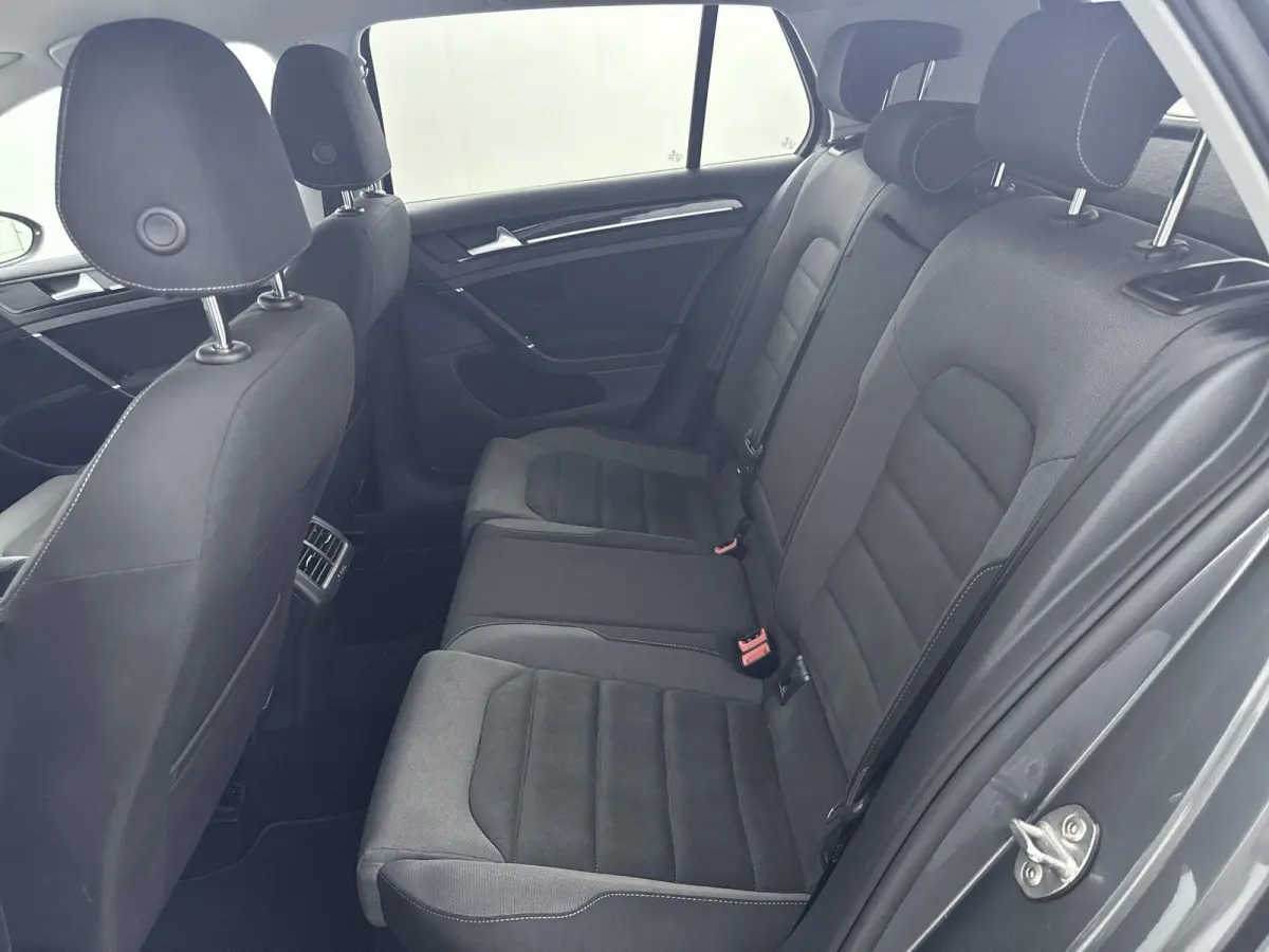 1.6 TDI Highline | CAMERA | STOELVERWARMING | PARKEERSENSOREN V+A | DODEHOEK DETECTIE | DIGITAAL DASHBOARD | CLIMATE CONTROL | LED | ERGONOMISCH STOEL | APPLE CARPLAY / ANDROID AUTO |