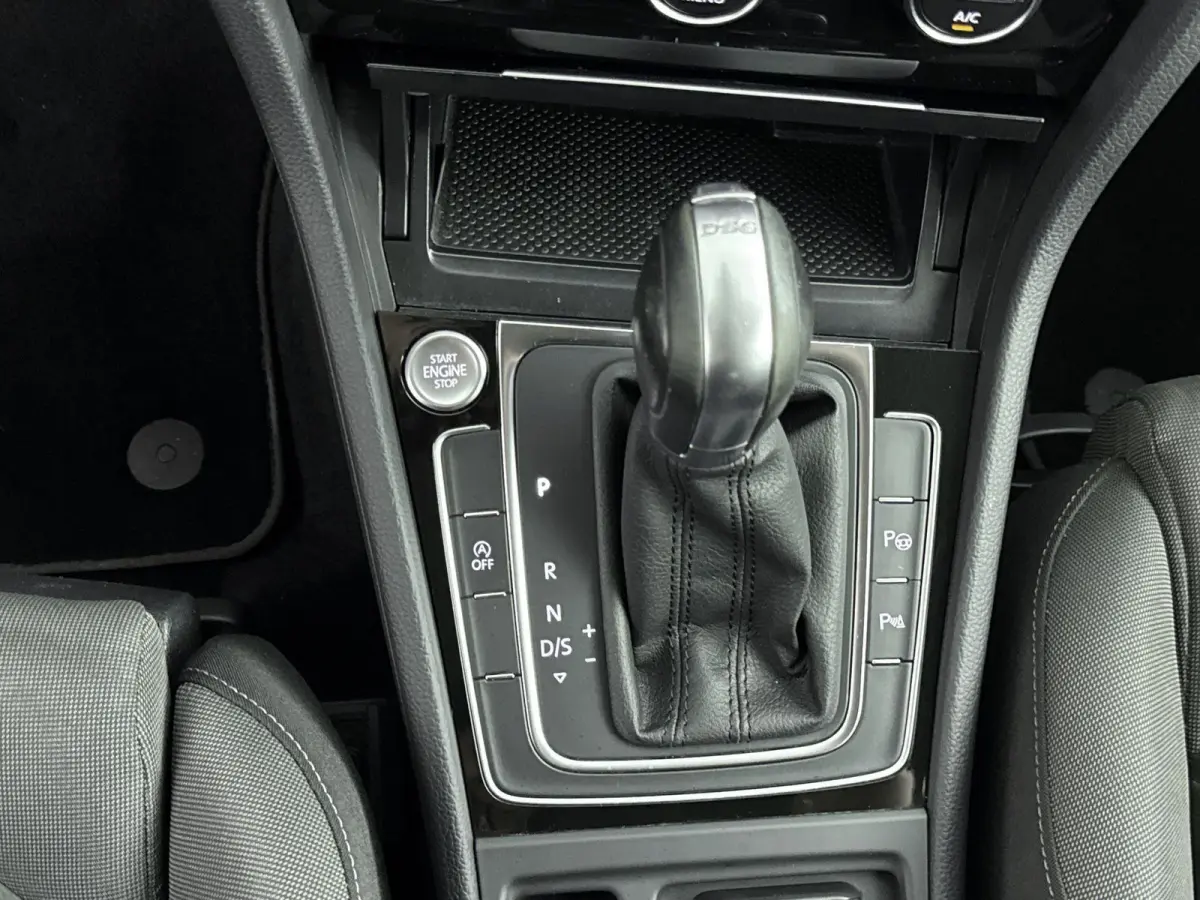 1.6 TDI Highline | CAMERA | STOELVERWARMING | PARKEERSENSOREN V+A | DODEHOEK DETECTIE | DIGITAAL DASHBOARD | CLIMATE CONTROL | LED | ERGONOMISCH STOEL | APPLE CARPLAY / ANDROID AUTO |