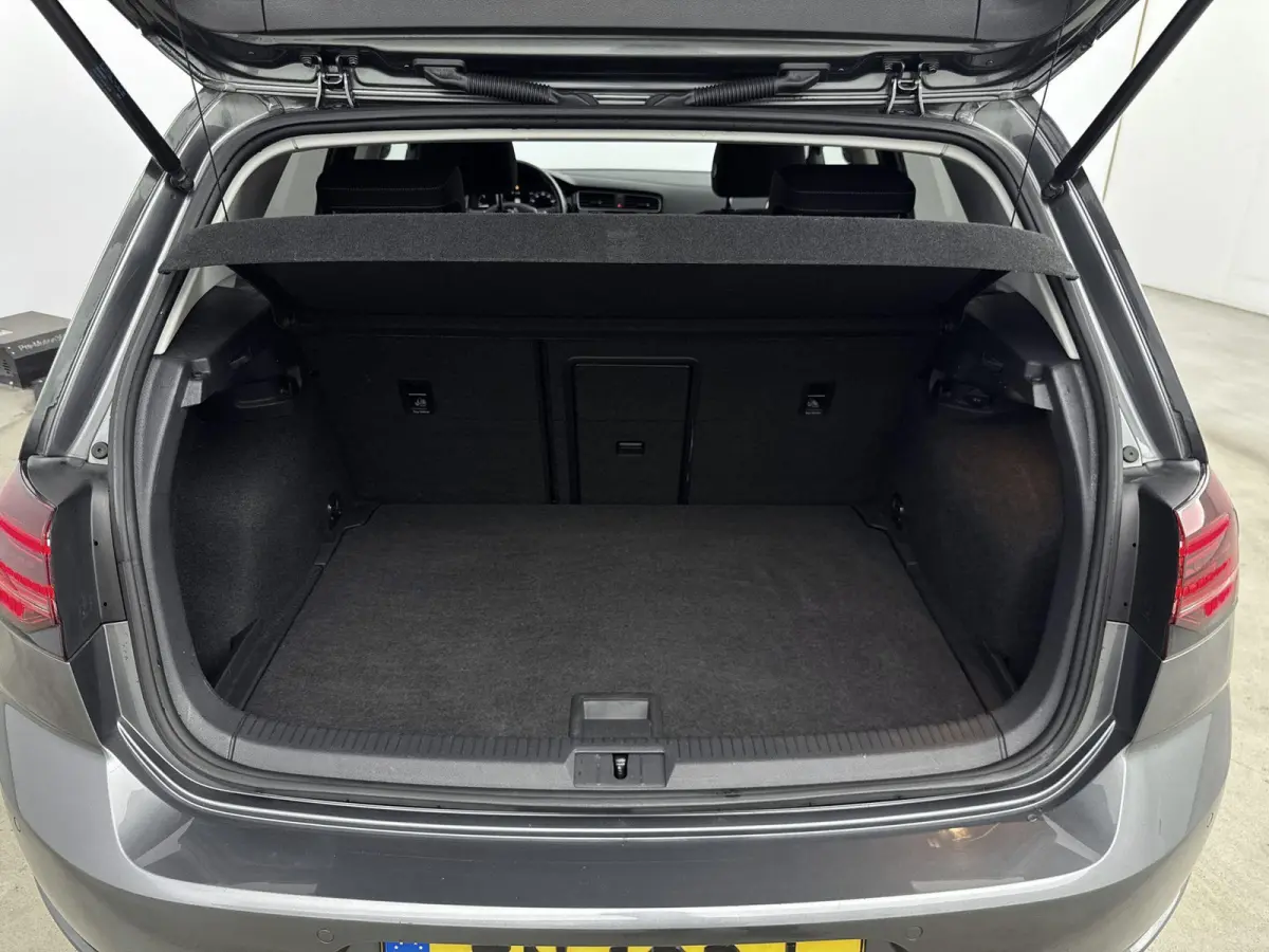 1.6 TDI Highline | CAMERA | STOELVERWARMING | PARKEERSENSOREN V+A | DODEHOEK DETECTIE | DIGITAAL DASHBOARD | CLIMATE CONTROL | LED | ERGONOMISCH STOEL | APPLE CARPLAY / ANDROID AUTO |