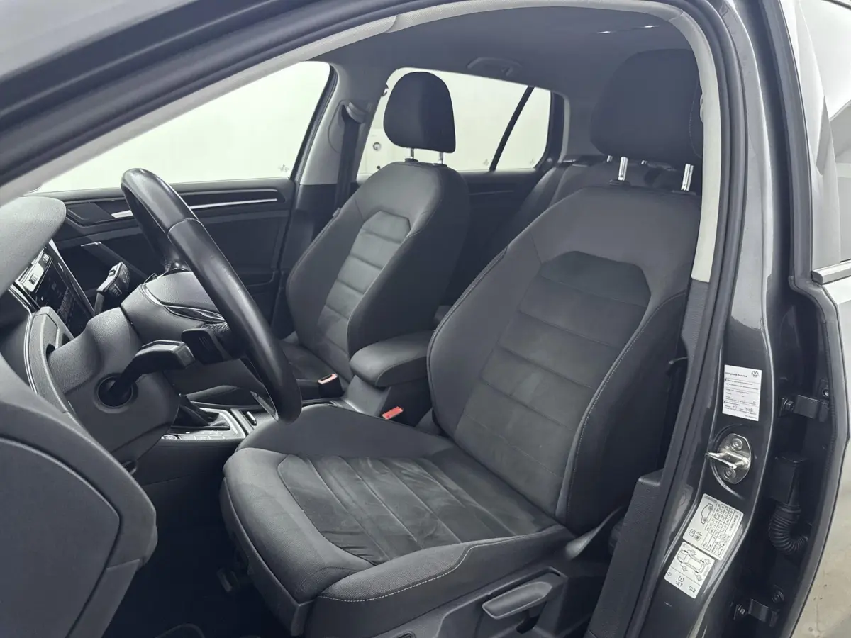 1.6 TDI Highline | CAMERA | STOELVERWARMING | PARKEERSENSOREN V+A | DODEHOEK DETECTIE | DIGITAAL DASHBOARD | CLIMATE CONTROL | LED | ERGONOMISCH STOEL | APPLE CARPLAY / ANDROID AUTO |