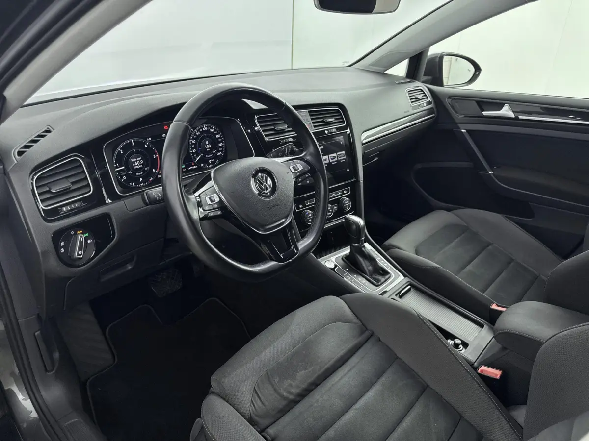 1.6 TDI Highline | CAMERA | STOELVERWARMING | PARKEERSENSOREN V+A | DODEHOEK DETECTIE | DIGITAAL DASHBOARD | CLIMATE CONTROL | LED | ERGONOMISCH STOEL | APPLE CARPLAY / ANDROID AUTO |
