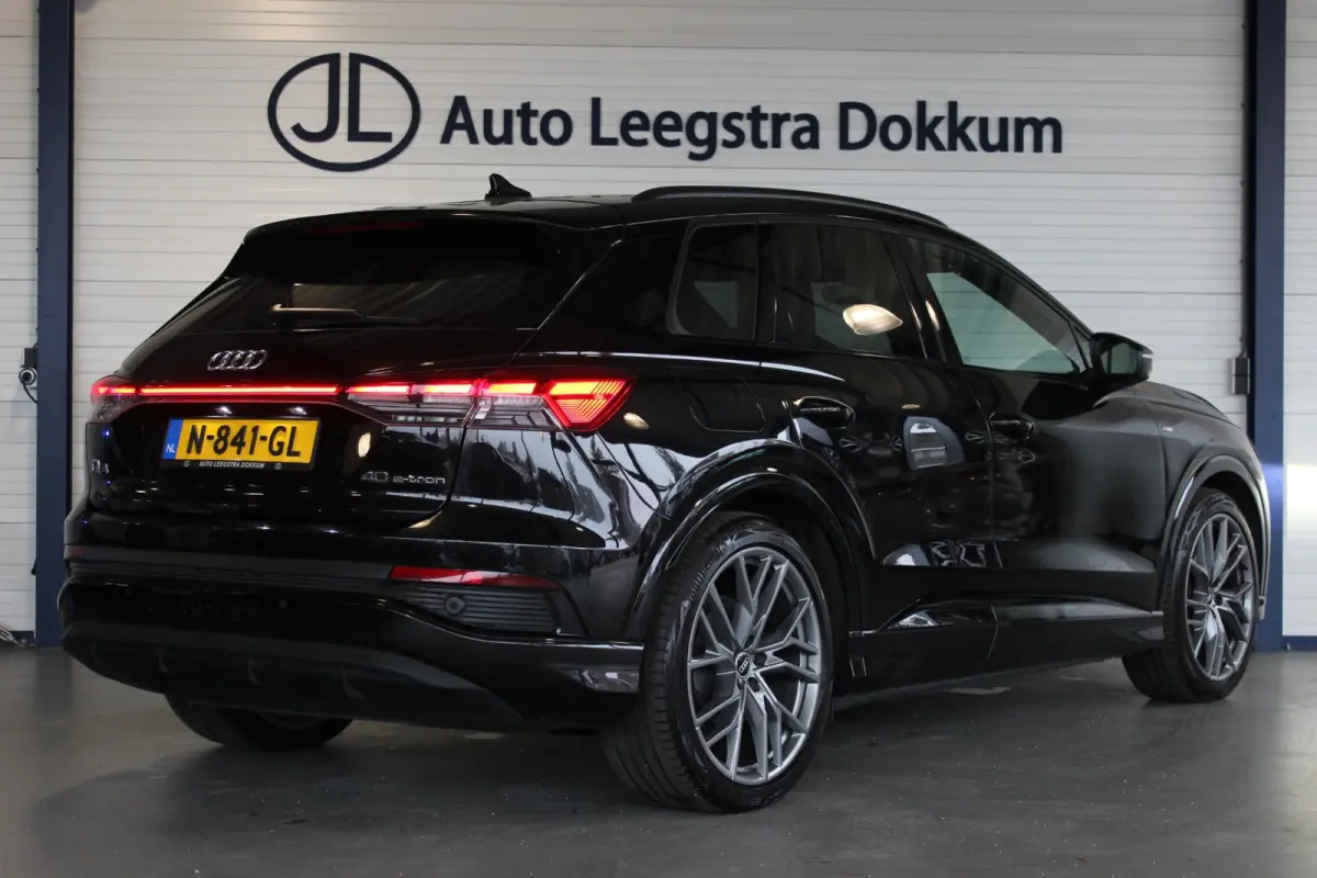 40 Launch Edition S-Line Competition 77 kWh (SOH 92%) Carplay | Adapt. Cruise | Stoelverw. | Camera | Adapt. Demping | 21" LMV | PDC V+A