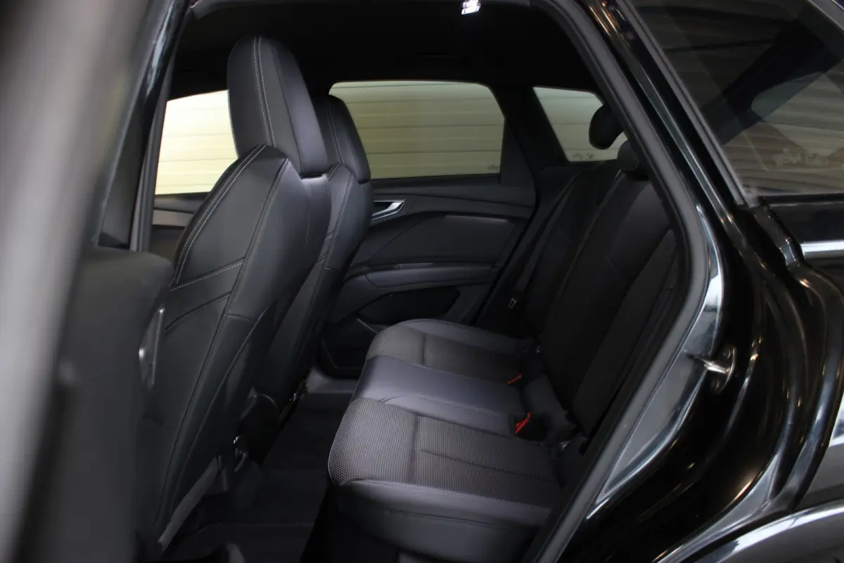 40 Launch Edition S-Line Competition 77 kWh (SOH 92%) Carplay | Adapt. Cruise | Stoelverw. | Camera | Adapt. Demping | 21" LMV | PDC V+A