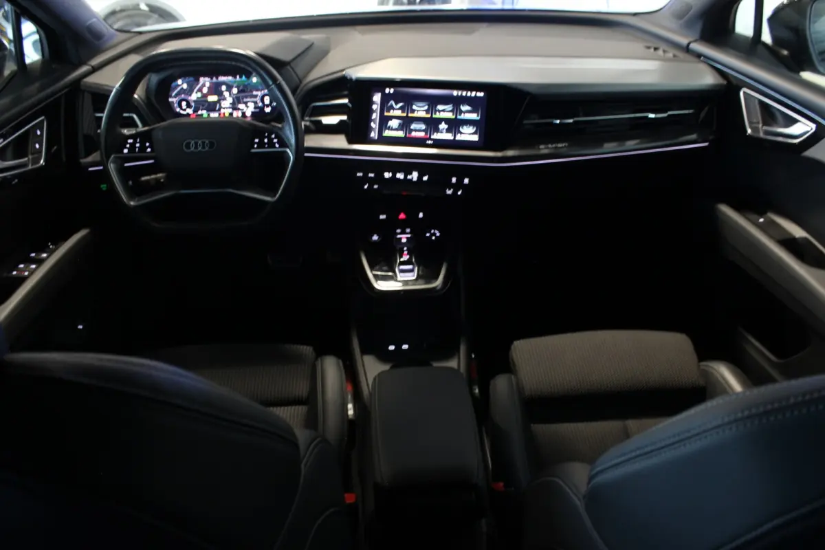 40 Launch Edition S-Line Competition 77 kWh (SOH 92%) Carplay | Adapt. Cruise | Stoelverw. | Camera | Adapt. Demping | 21" LMV | PDC V+A