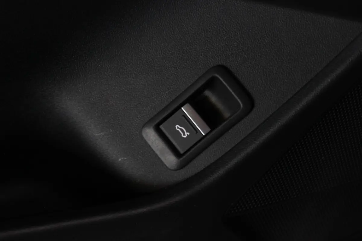 40 Launch Edition S-Line Competition 77 kWh (SOH 92%) Carplay | Adapt. Cruise | Stoelverw. | Camera | Adapt. Demping | 21" LMV | PDC V+A