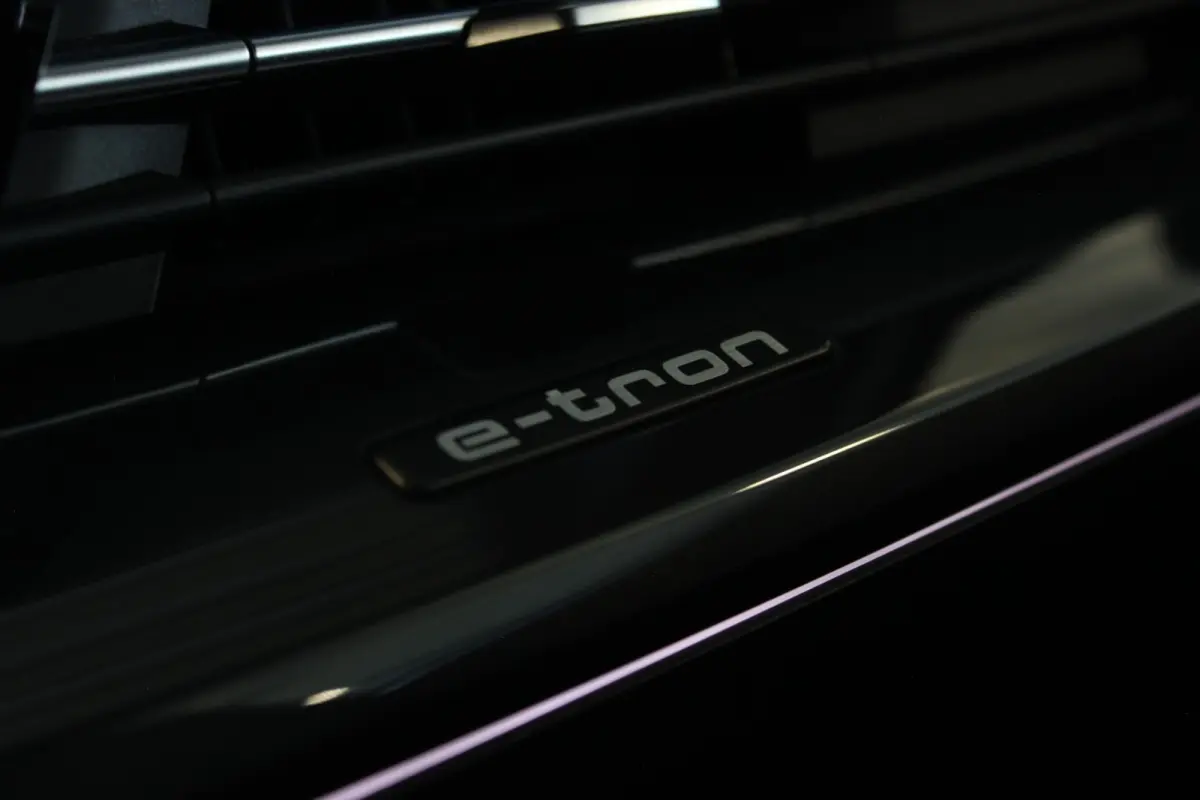 40 Launch Edition S-Line Competition 77 kWh (SOH 92%) Carplay | Adapt. Cruise | Stoelverw. | Camera | Adapt. Demping | 21" LMV | PDC V+A