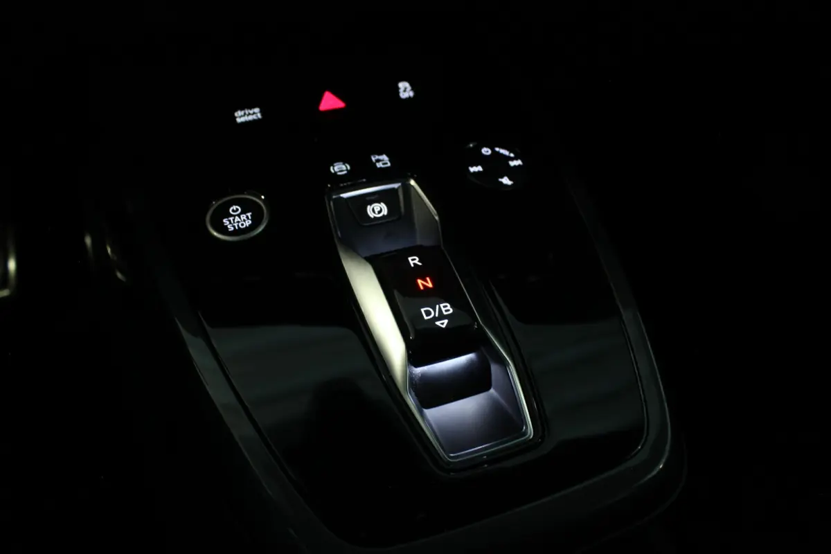 40 Launch Edition S-Line Competition 77 kWh (SOH 92%) Carplay | Adapt. Cruise | Stoelverw. | Camera | Adapt. Demping | 21" LMV | PDC V+A