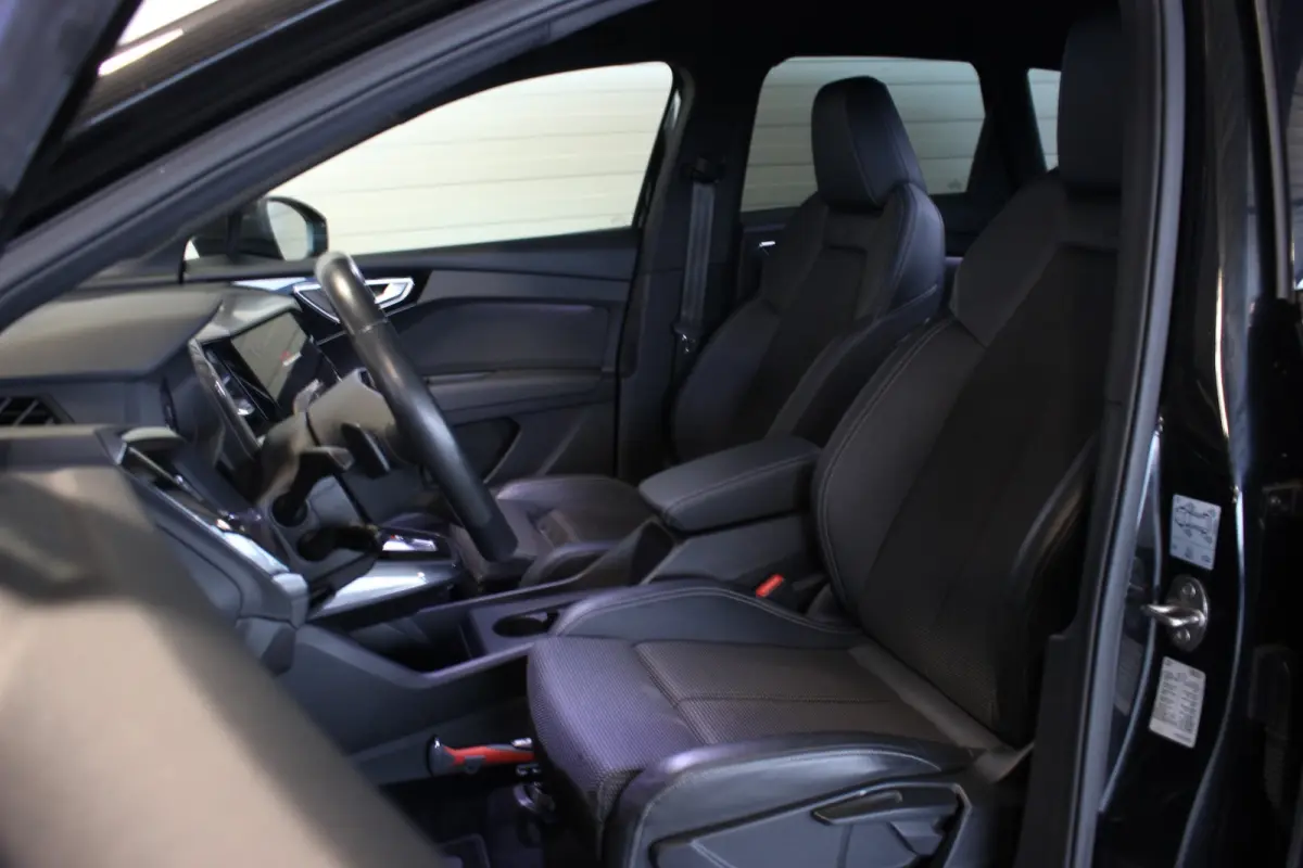 40 Launch Edition S-Line Competition 77 kWh (SOH 92%) Carplay | Adapt. Cruise | Stoelverw. | Camera | Adapt. Demping | 21" LMV | PDC V+A