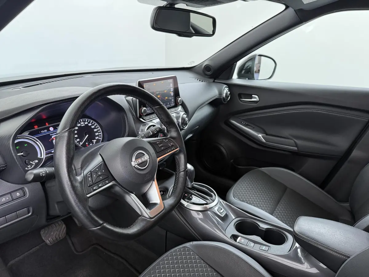 1.6 Hybrid N-Design | Stoel-, Stuur- & Voorruitverw. | | Parkeercamera | Navigatie |