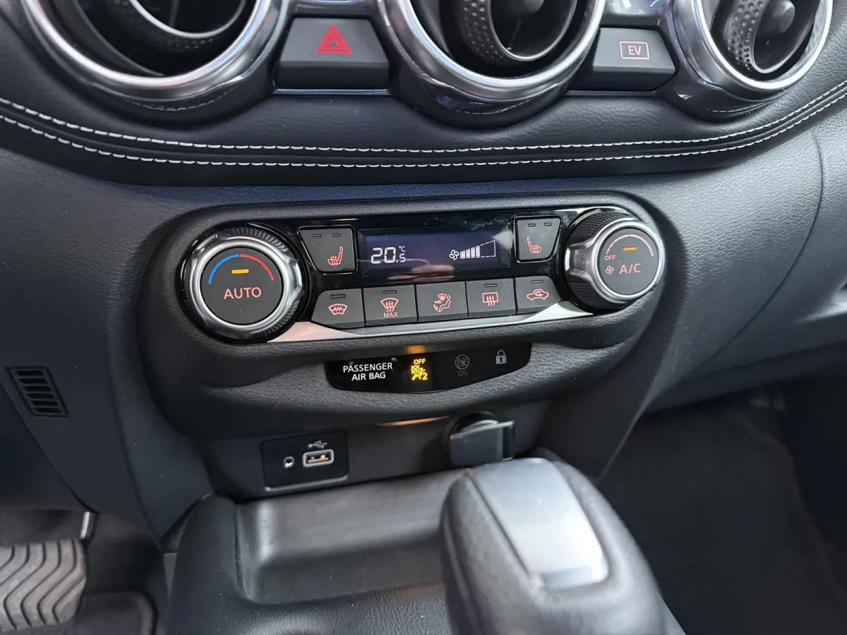 1.6 Hybrid N-Design | Stoel-, Stuur- & Voorruitverw. | | Parkeercamera | Navigatie |