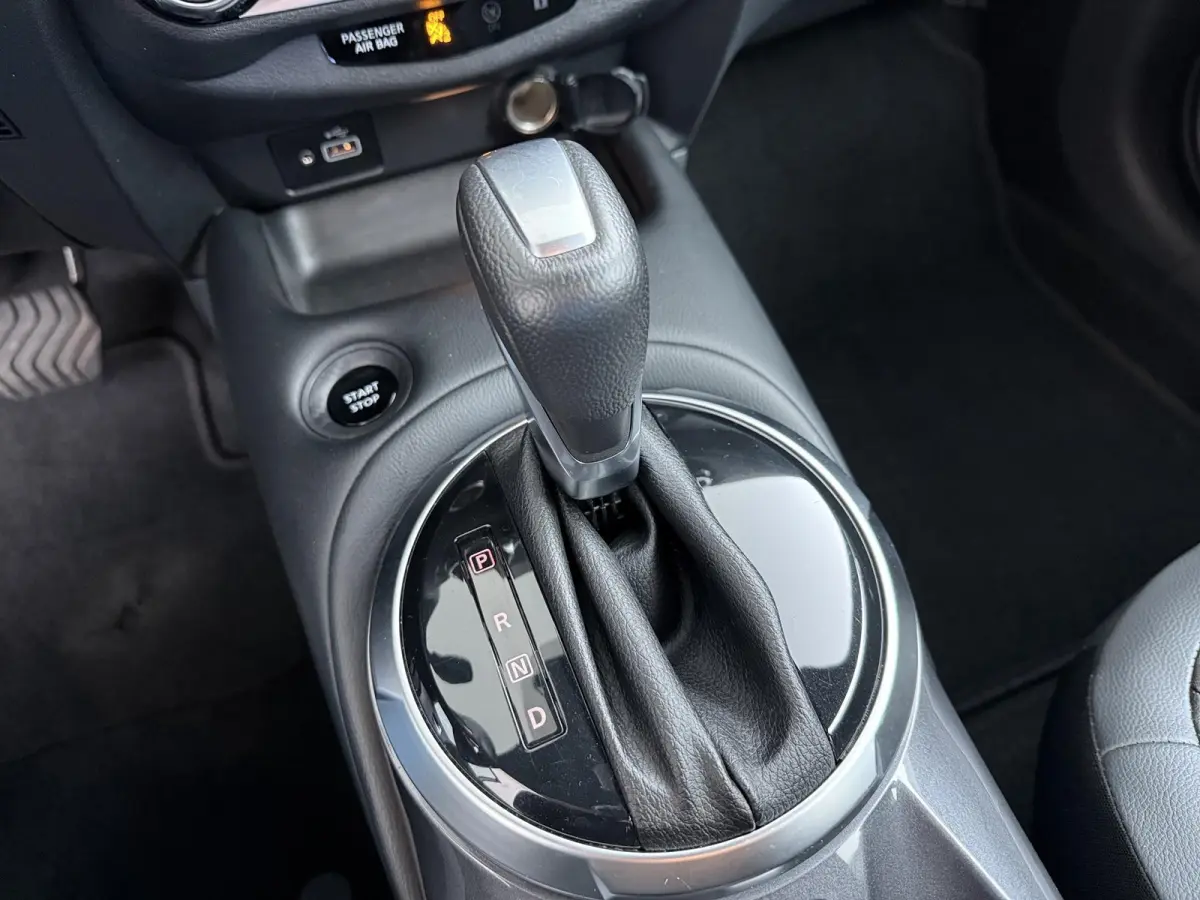 1.6 Hybrid N-Design | Stoel-, Stuur- & Voorruitverw. | | Parkeercamera | Navigatie |