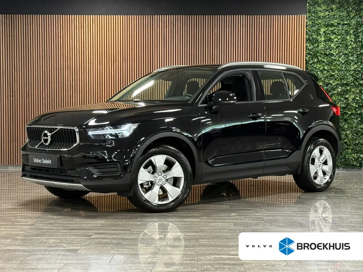 T2 Aut. Momentum | Apple Carplay/Android Auto | Cruise Control | DAB Radio | Bluetooth telefoon en audio streaming | Climate Control L+R | Parkeersensoren achter | Automatisch dimmende binne