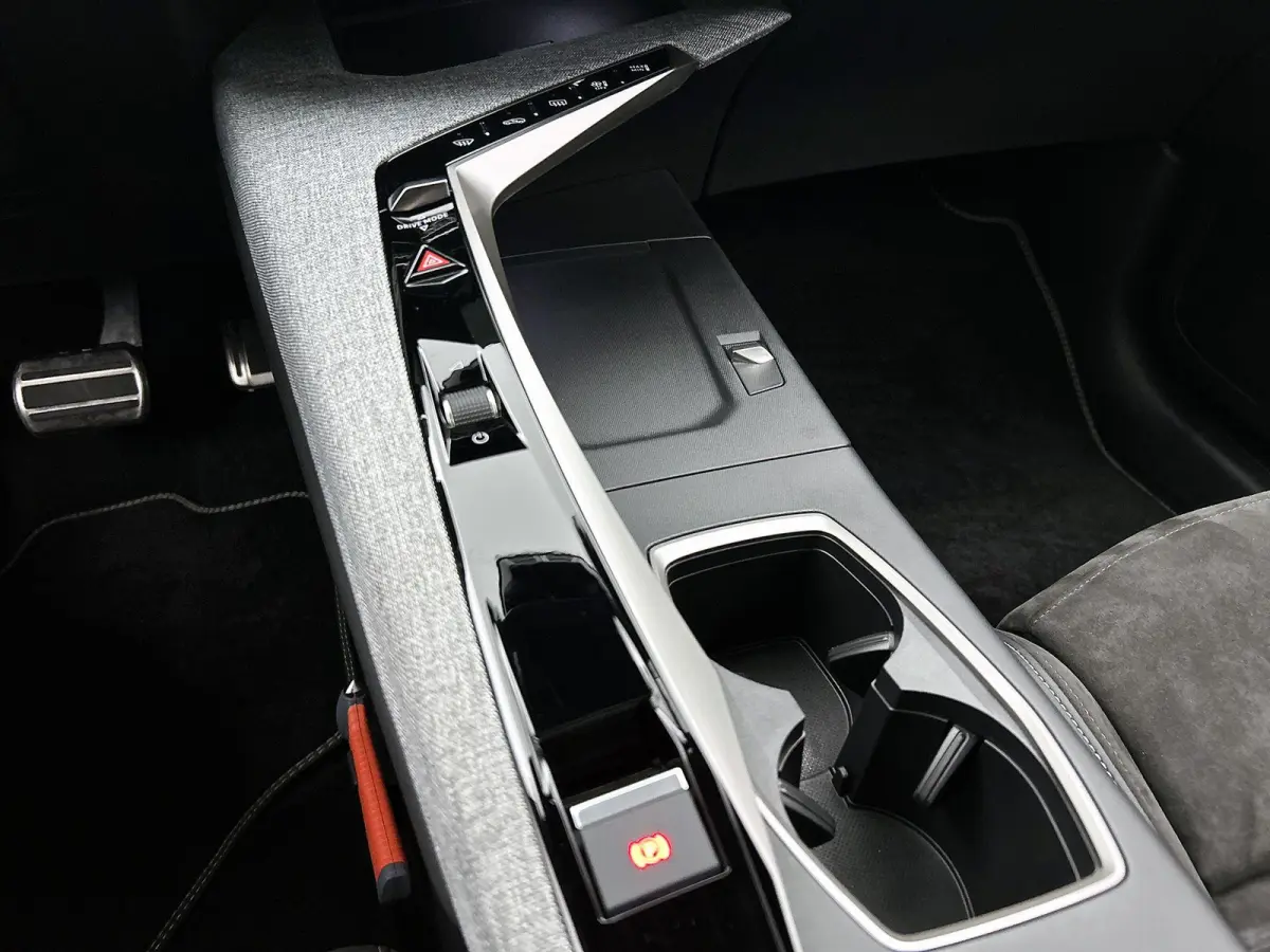 Launch Edition 325pk Dual Motor 73 kWh Automaat | Tot 8 Jaar Garantie | 490km WLTP Actieradius | Navigatie | Panoramisch schuif-kanteldak | 360° camera | Lederen AGR stoel elektrisch+geheug