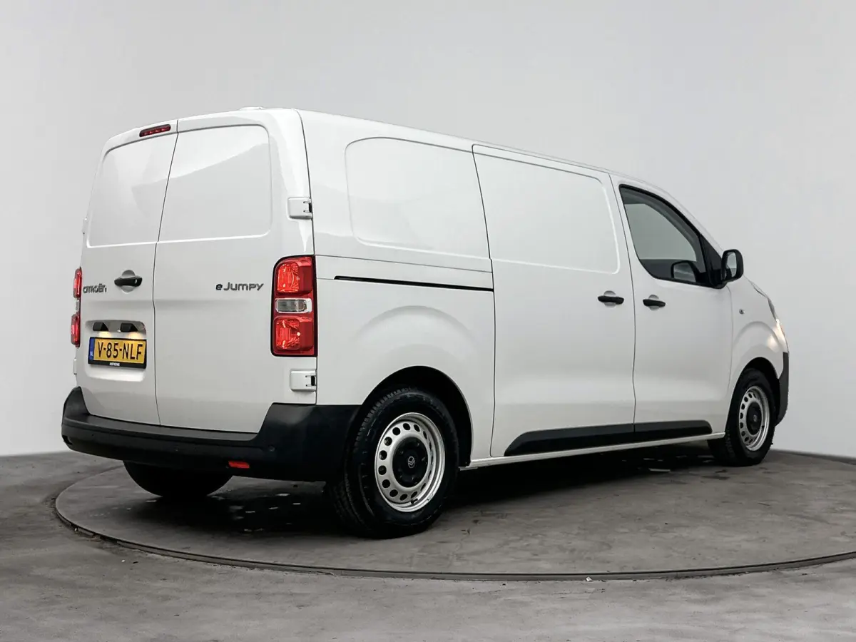 L2 136 75 kWh | 3 Zitplaatsen | Airco | Cruise Control | Bluetooth