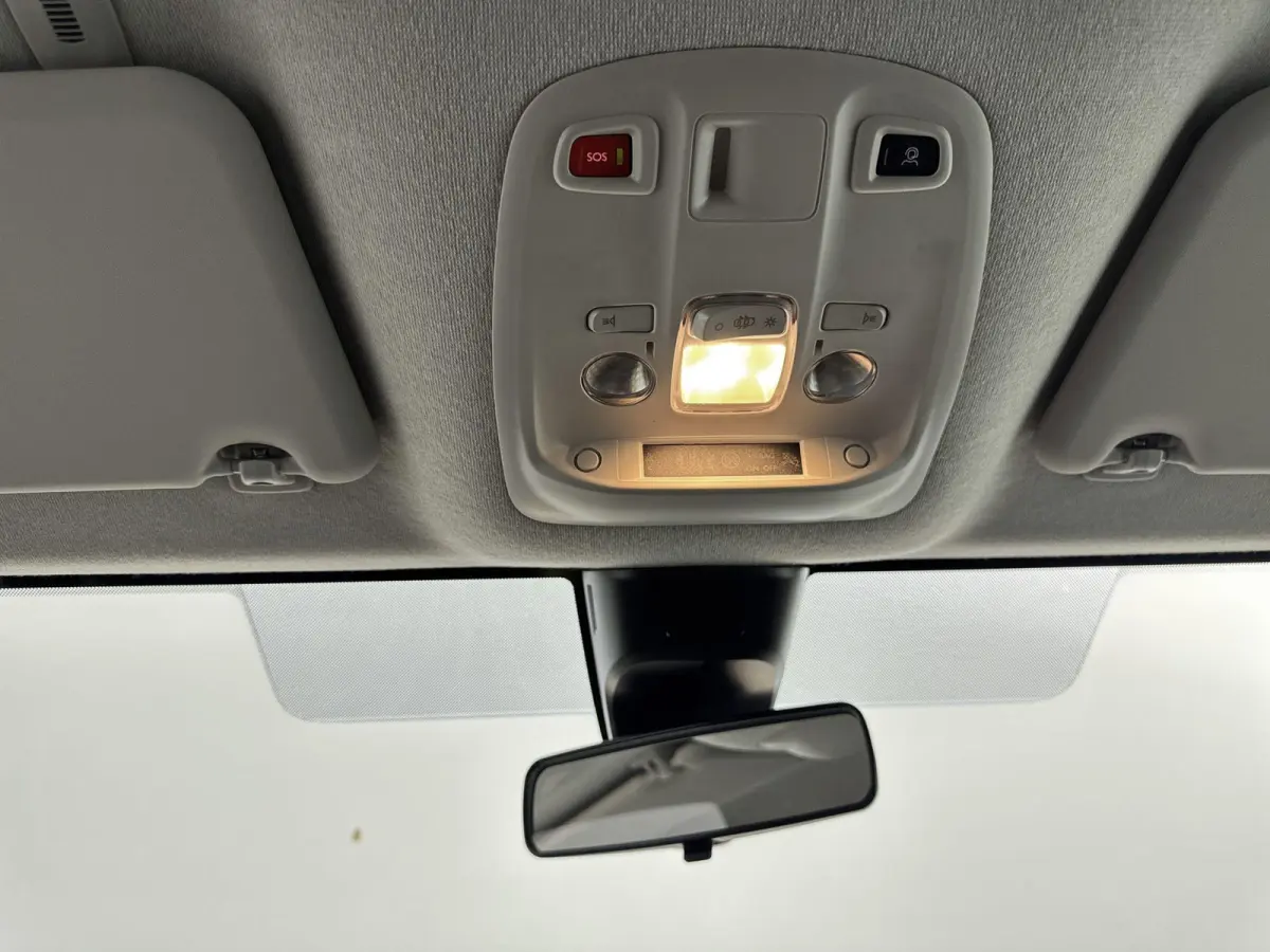 L2 136 75 kWh | 3 Zitplaatsen | Airco | Cruise Control | Bluetooth
