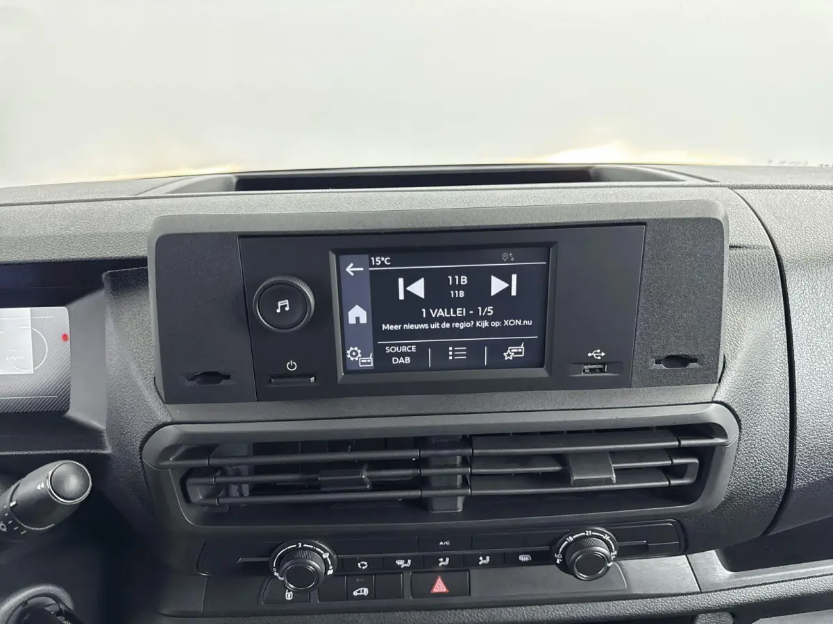 L2 136 75 kWh | 3 Zitplaatsen | Airco | Cruise Control | Bluetooth