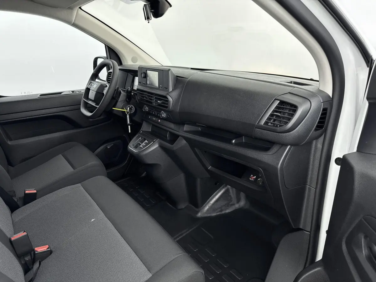 L2 136 75 kWh | 3 Zitplaatsen | Airco | Cruise Control | Bluetooth