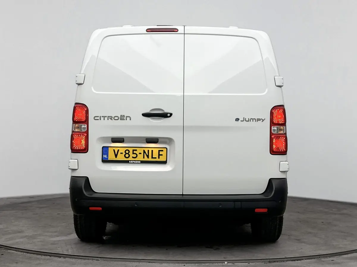 L2 136 75 kWh | 3 Zitplaatsen | Airco | Cruise Control | Bluetooth