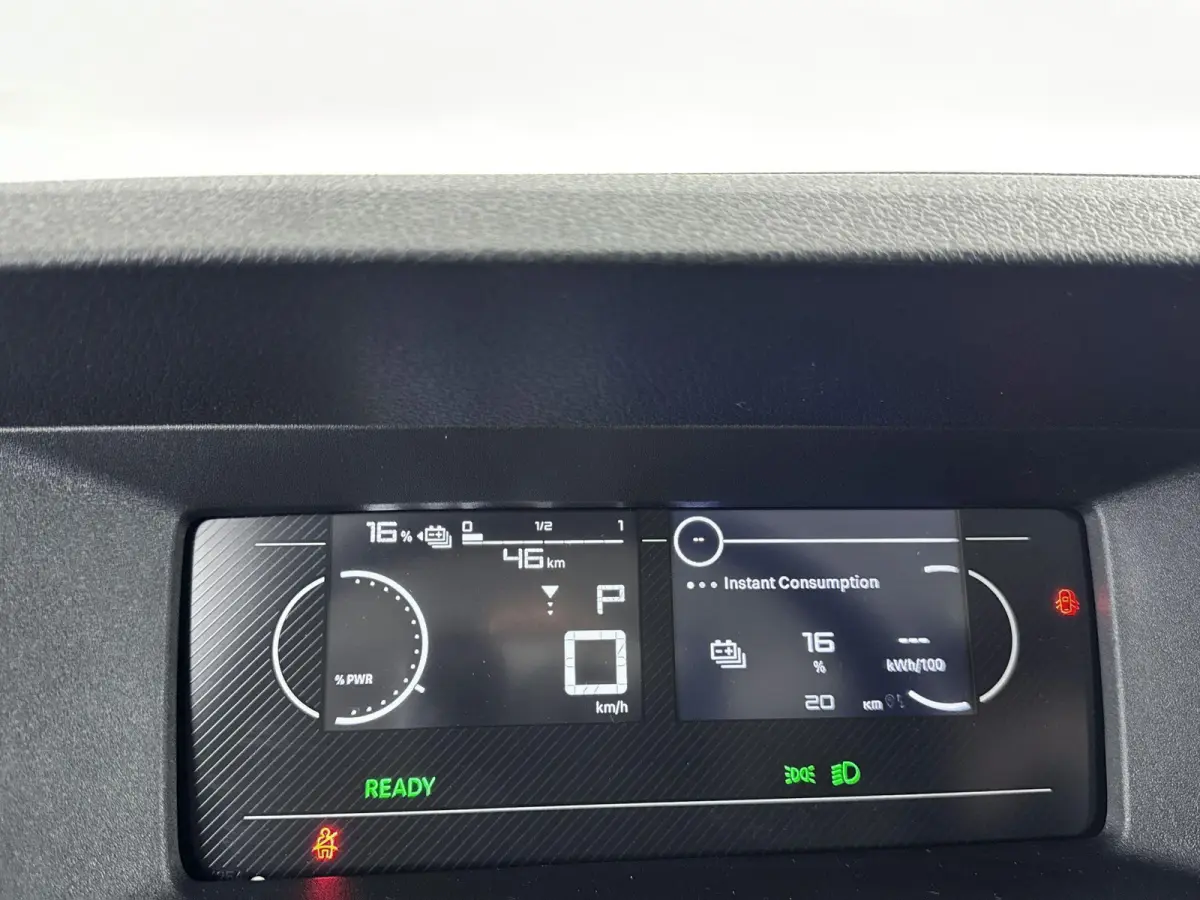 L2 136 75 kWh | 3 Zitplaatsen | Airco | Cruise Control | Bluetooth