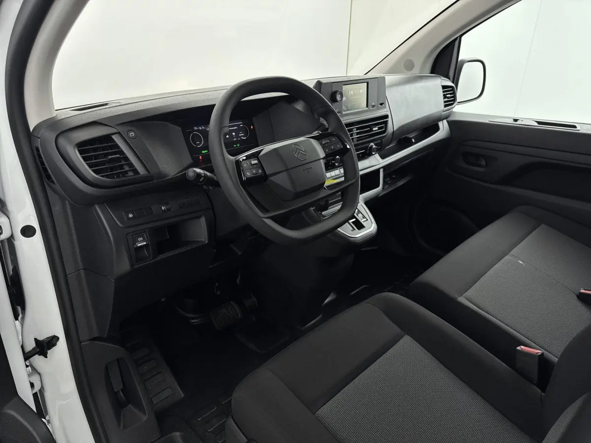 L2 136 75 kWh | 3 Zitplaatsen | Airco | Cruise Control | Bluetooth