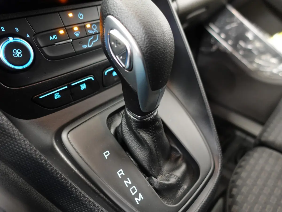 1.5 EcoBlue L2 Trend Automaat Navigatie Airco Parkeersensoren Cruise Control Camera