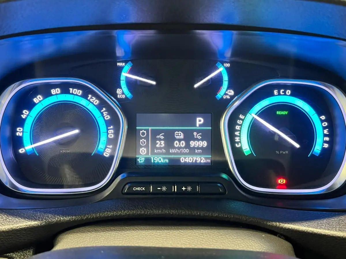 L3H1 Edition 50 kWh Navigatie Apple Carplay Parkeersensoren Cruise Control Airco