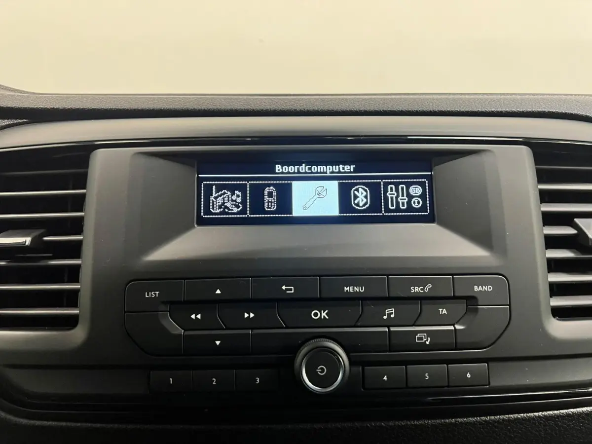 L3H1 Edition 50 kWh Navigatie Apple Carplay Parkeersensoren Cruise Control Airco