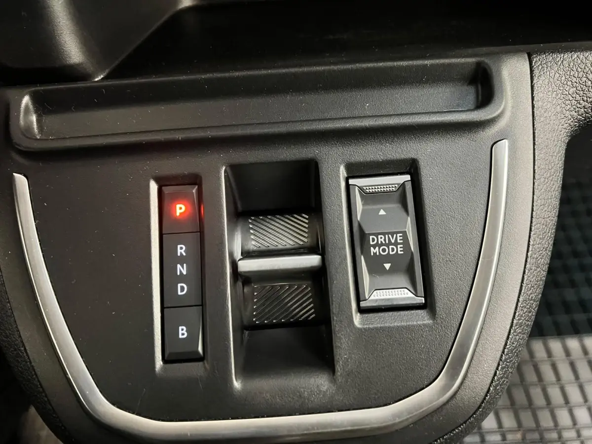 L3H1 Edition 50 kWh Navigatie Apple Carplay Parkeersensoren Cruise Control Airco